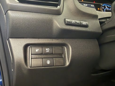 Used 2025 Nissan Leaf S FWD image 21