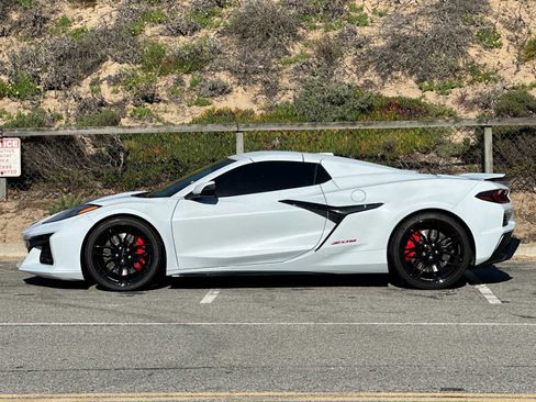 Used 2024 Chevrolet Corvette Z06 image 2