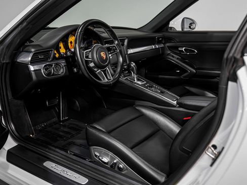 Used 2017 Porsche 911 Targa 4 AWD/4WD image 10