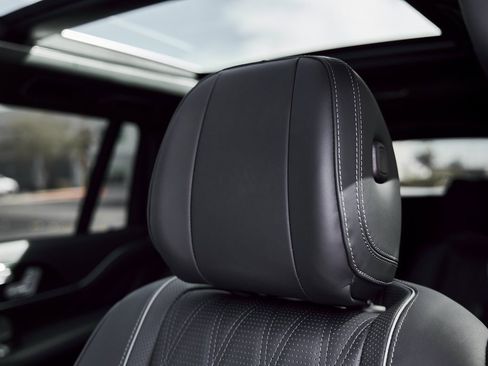 Used 2024 Mercedes-Benz Maybach GLS 600 Maybach GLS 600 image 48