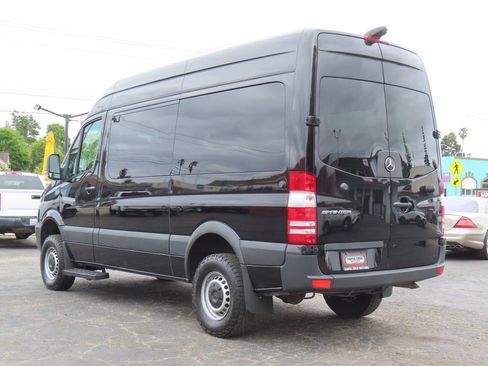 Used 2018 Mercedes-Benz Sprinter 2500 image 5