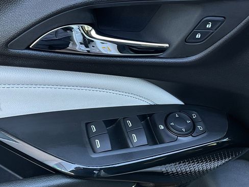 Used 2025 Chevrolet Trax LT image 13