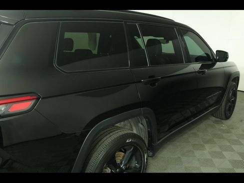 Used 2024 Jeep Grand Cherokee L Altitude AWD/4WD image 19