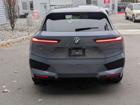 Used 2022 BMW iX xDrive50 w/ Premium Package image 4