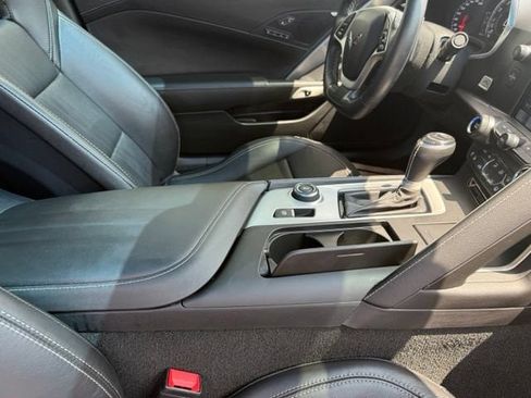 Used 2019 Chevrolet Corvette Stingray Coupe RWD image 15