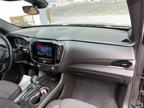 Used 2022 Chevrolet Traverse LT image 29