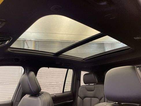 New 2025 Jeep Grand Cherokee Limited w/ Luxury Tech Group II RWD image 15
