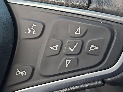 Used 2022 Chevrolet Equinox LT image 16