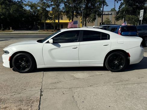 Used 2019 Dodge Charger SXT image 8