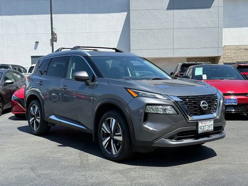 Used 2023 Nissan Rogue SL w/ SL Premium Package FWD image 5