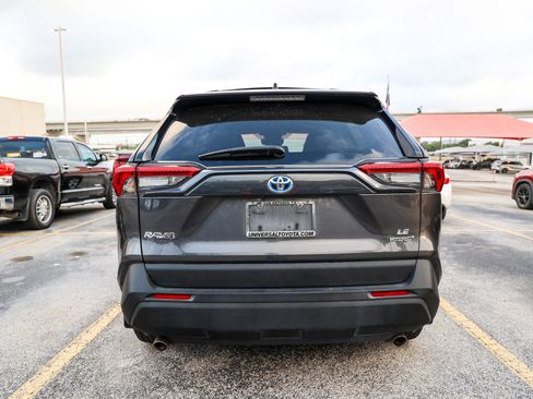 Certified 2024 Toyota RAV4 LE AWD/4WD image 9