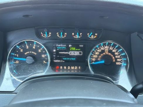 Used 2014 Ford F150 XLT w/ XLT Chrome Package RWD image 11