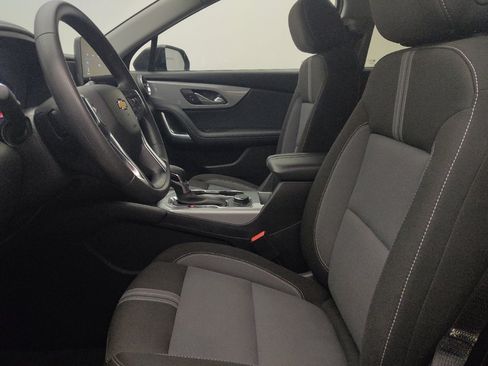 Used 2025 Chevrolet Blazer LT FWD image 17