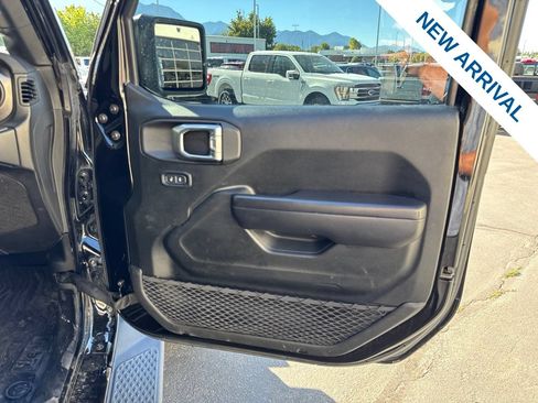 Used 2020 Jeep Gladiator Sport w/ Quick Order Package 24S AWD/4WD image 11