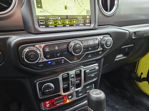 Used 2023 Jeep Wrangler Unlimited Rubicon 4xe w/ Cold Weather Group AWD/4WD image 24