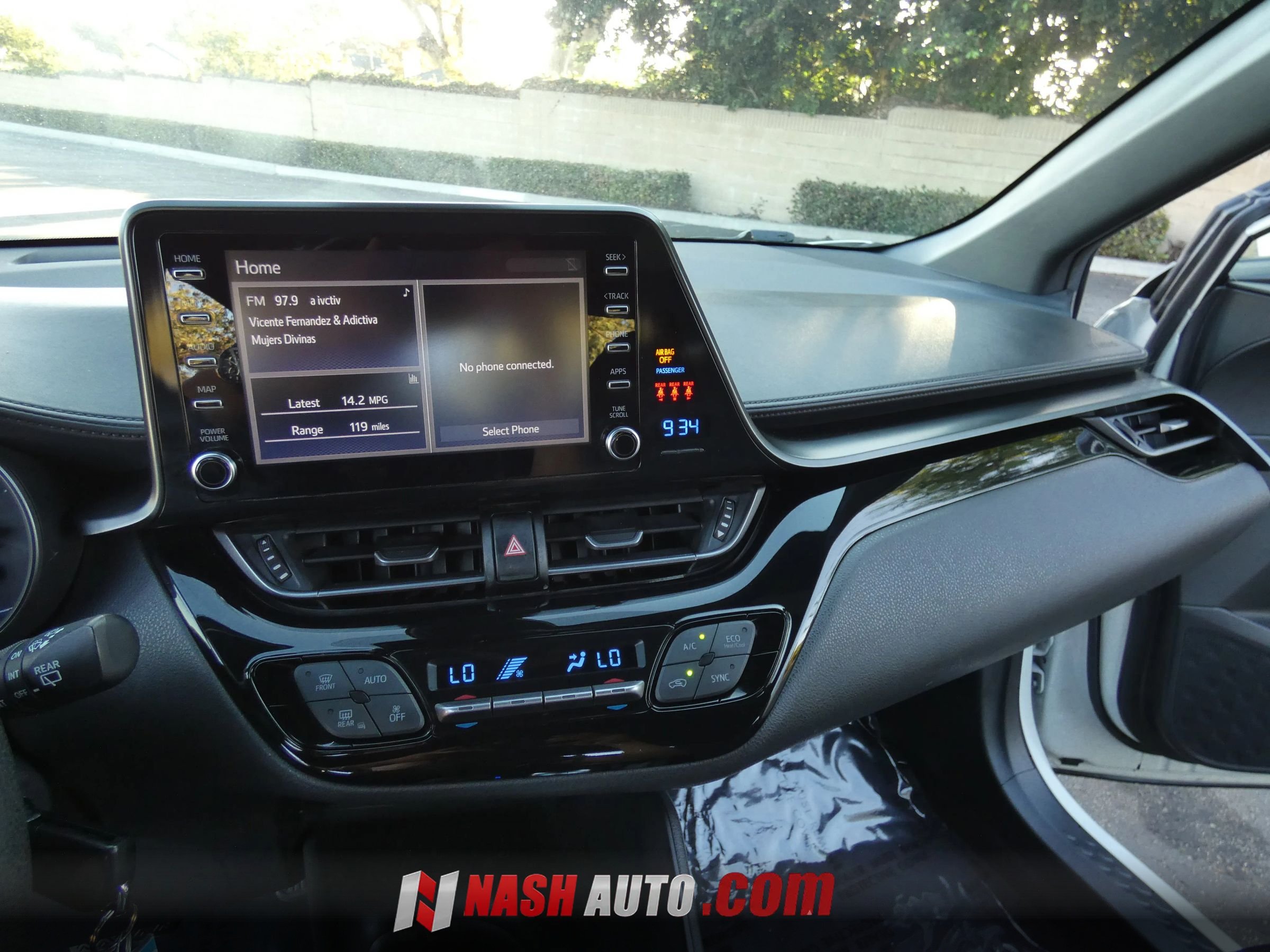 Used 2019 Toyota C-HR LE FWD image 37