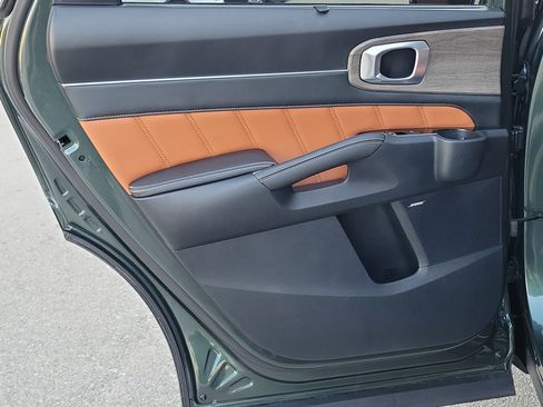 Used 2023 Kia Sorento SX Prestige image 17