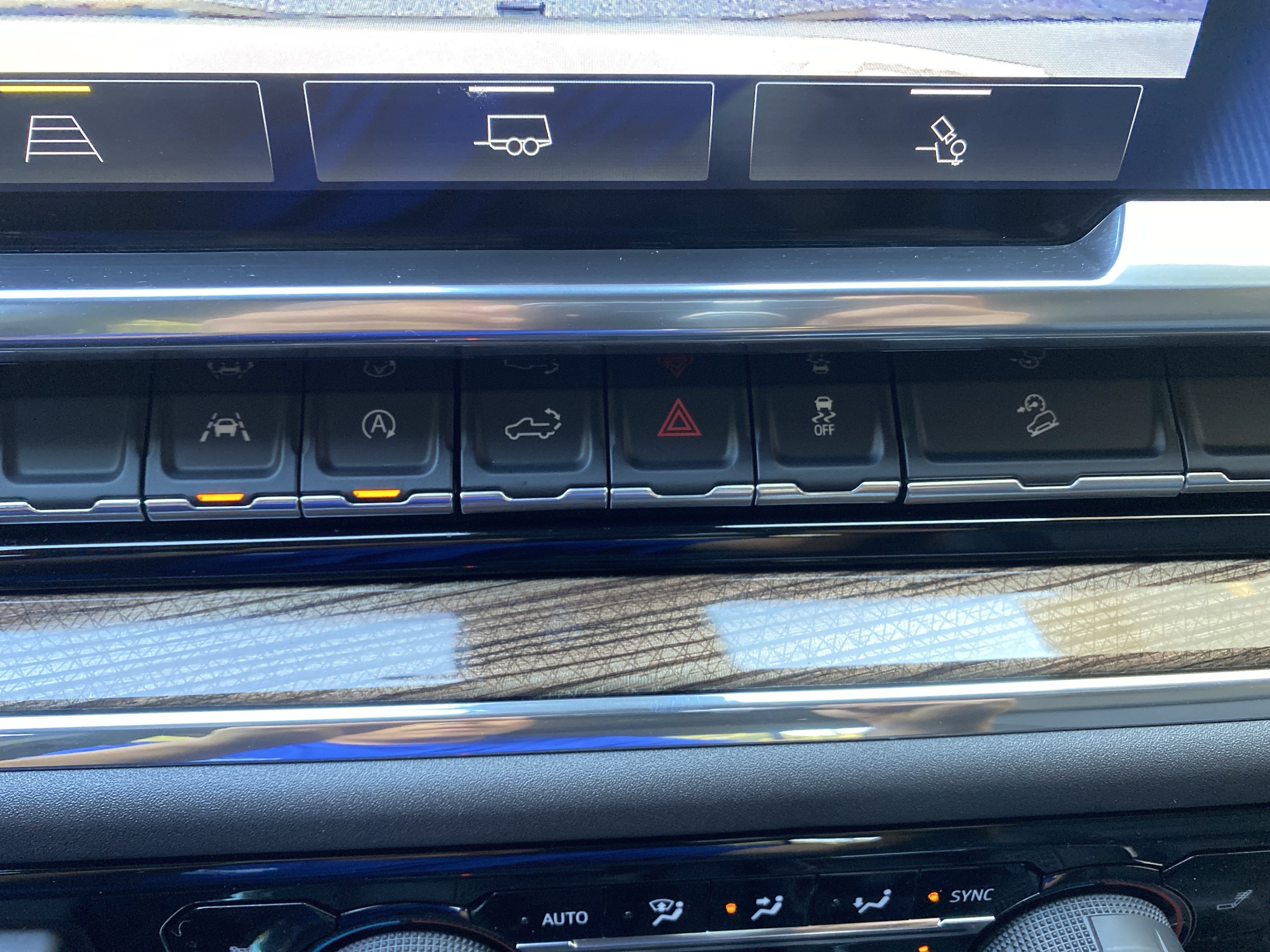 Used 2024 Chevrolet Silverado 1500 LT Trail Boss w/ Convenience Package II AWD/4WD image 29