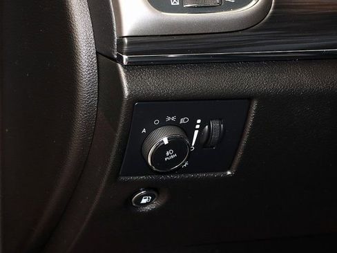 Used 2021 Jeep Grand Cherokee Limited AWD/4WD image 27