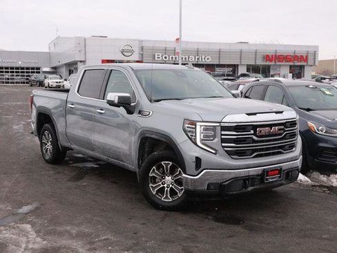 Used 2025 GMC Sierra 1500 SLT image 2