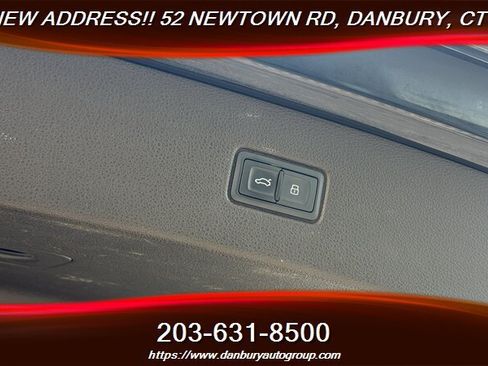 Used 2018 Audi Q7 3.0T Prestige w/ Prestige Package AWD/4WD image 36