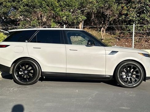 Certified 2024 Land Rover Range Rover Sport SE image 6