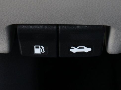 Used 2020 Nissan Rogue Sport SL w/ Premium Package image 19