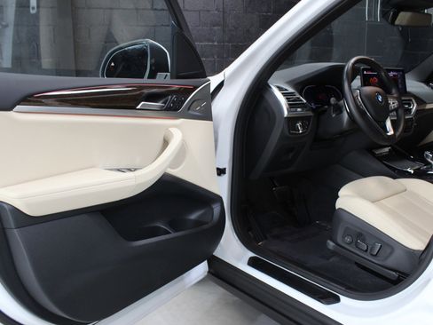 Used 2024 BMW X3 sDrive30i w/ Premium Package w/ZPA image 27