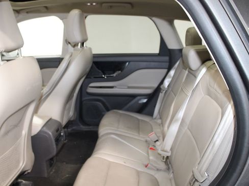 Used 2022 Lincoln Corsair AWD w/ Premium Package image 19