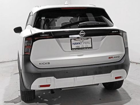 Used 2025 Nissan Kicks SR w/ SR Premium Package AWD/4WD image 5