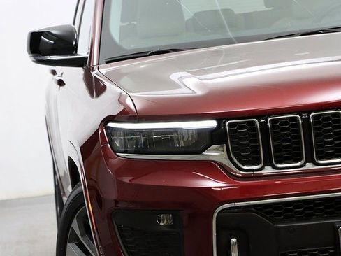 Used 2023 Jeep Grand Cherokee Overland w/ Luxury Tech Group IV image 4