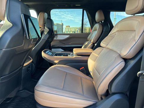 Used 2025 Lincoln Navigator L Black Label image 9
