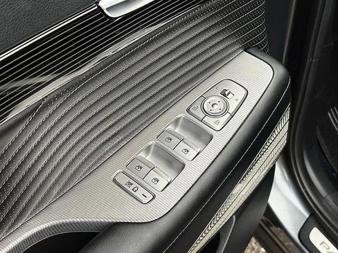 Used 2024 Hyundai Palisade Calligraphy FWD image 18