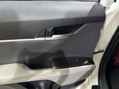 Used 2021 Toyota Camry SE FWD image 29