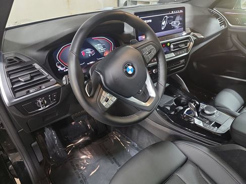 Used 2025 BMW X4 xDrive30i AWD/4WD image 17