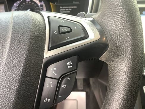 Used 2017 Ford Fusion SE w/ Fusion SE Technology Package FWD image 24
