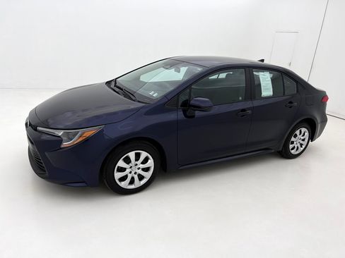 Used 2026 Toyota Corolla LE w/ Carpet Mat Package (TMS) image 5