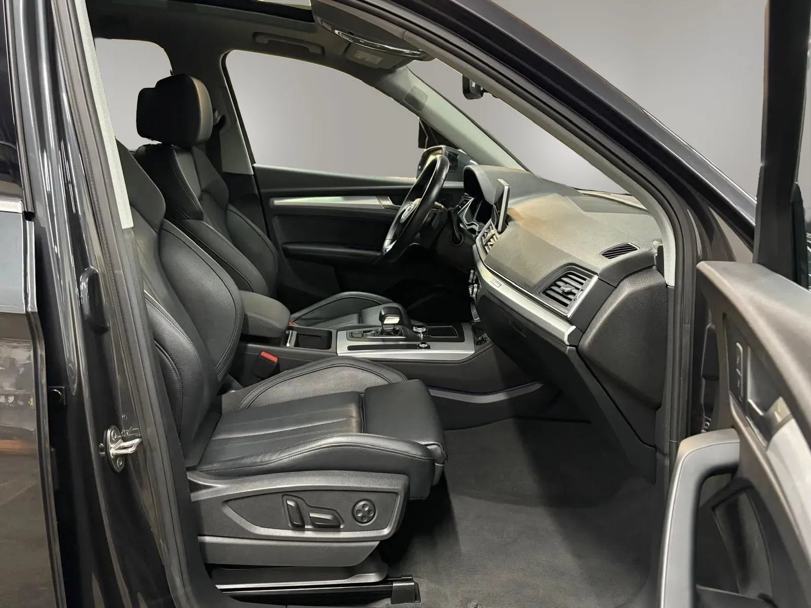 Used 2019 Audi Q5 2.0T Premium Plus AWD/4WD image 20