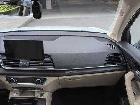 Used 2021 Audi Q5 e Premium Plus w/ Premium Plus Package image 14