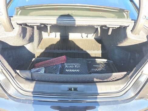 Used 2021 Nissan Maxima SR w/ Sport Mat Group image 10