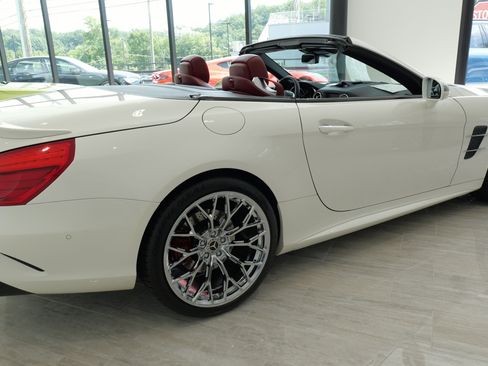 Used 2018 Mercedes-Benz SL 550 image 11