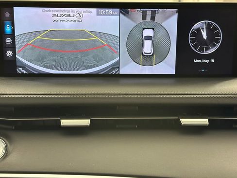 Used 2022 Genesis GV70 3.5T Sport w/ Sport Prestige Package AWD/4WD image 38
