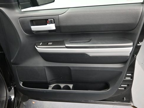 Used 2018 Toyota Tundra SR5 image 28
