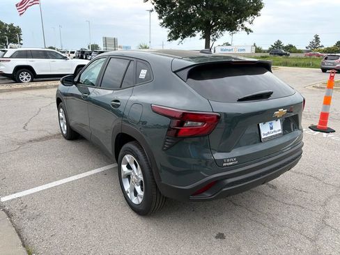 New 2026 Chevrolet Trax LS w/ LS Convenience Package FWD image 5