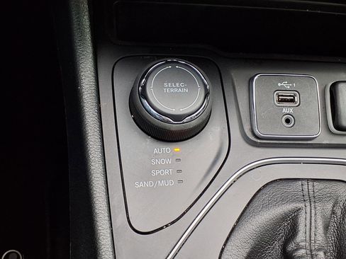 Used 2022 Jeep Cherokee Latitude Lux image 13