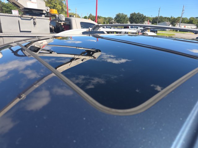 Used 2015 Nissan Pathfinder Platinum FWD image 9