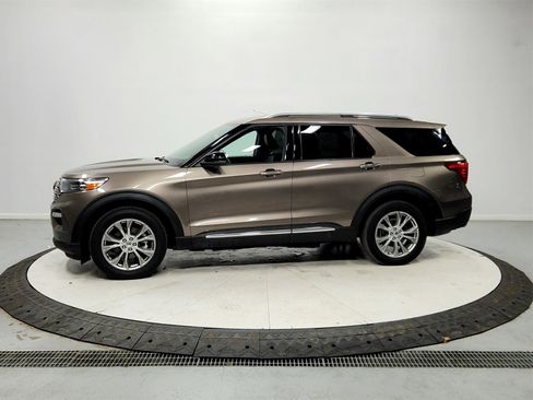Used 2021 Ford Explorer Limited w/ Equipment Group 301A image 4