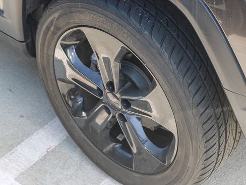 Used 2020 Jeep Compass Latitude image 10