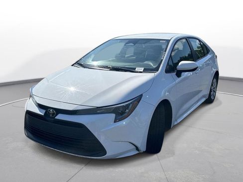 Used 2023 Toyota Corolla LE FWD image 2