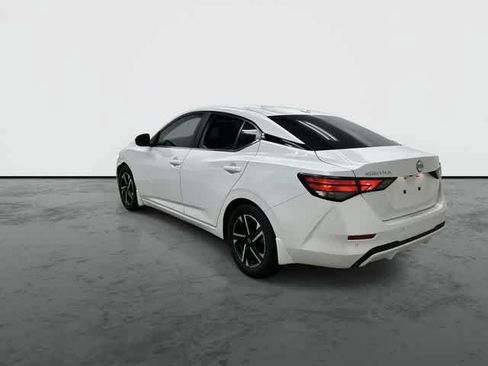 Used 2024 Nissan Sentra SV FWD image 2